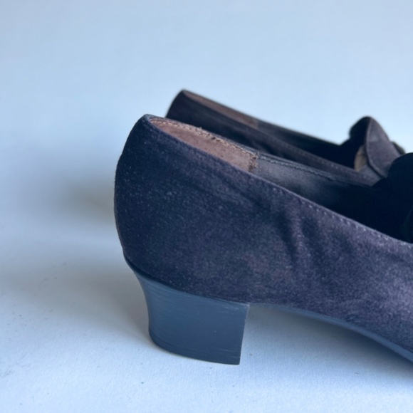 Munro American Brown Suede Genuine Leather Heels size 8, rubber outsole. - Picture 3 of 14